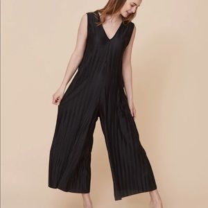 Nothing Fits But Infinite Stretch Pleated Jumpsuit - Black, one size